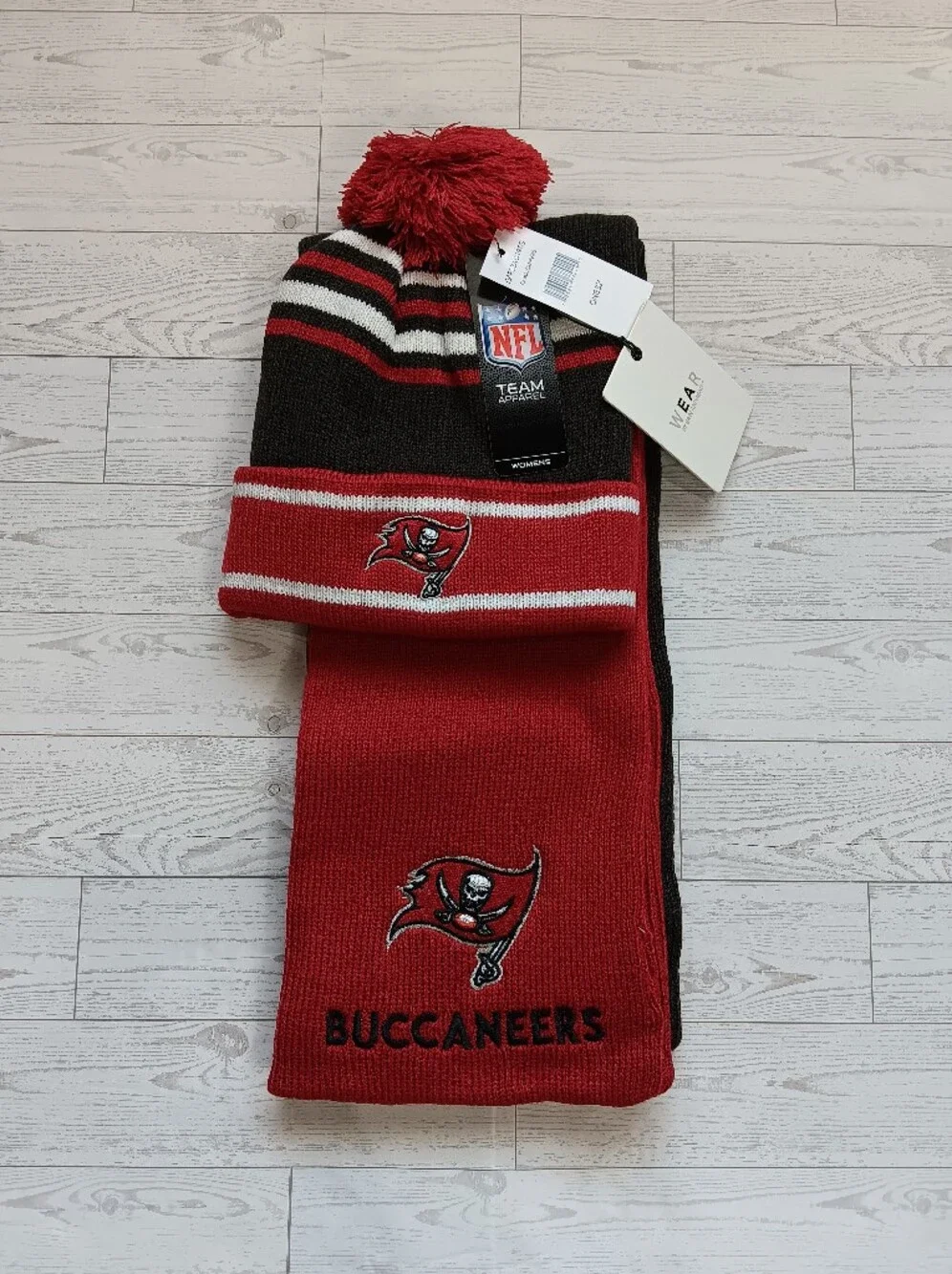 WEAR by Erin Andrews Tampa Bay Buccaneers Colorblock Cuffed Knit Hat Scarf Set